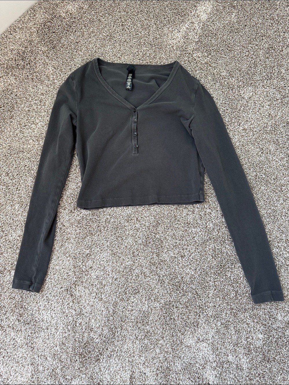 SKIMS Long Sleeve Button Henley Crop Top